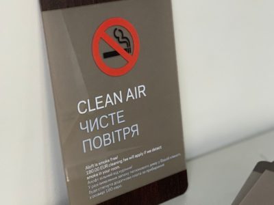 Изготовление табличек из акрила для отеля